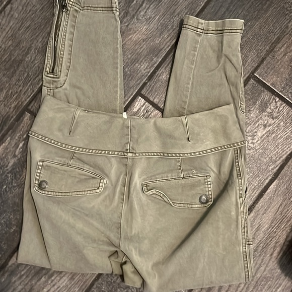 Free People Skinny Jeans - Picture 2 of 3